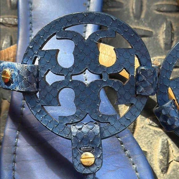 Tory Burch Blue Sandals with Elegant Design - Picture 4 of 11